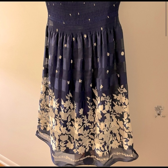 Gorgeous Max Studio Dress - Picture 2 of 6